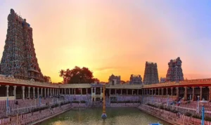 Read more about the article Meenakshi Amman Temple Darshan Timings 2025 – VIP Pass, Online Booking, Aarti & Seva Time